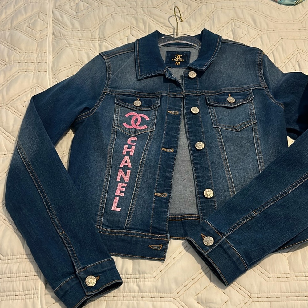 New never worn. Adorable short jean jacket. Size medium Denim has stretch!